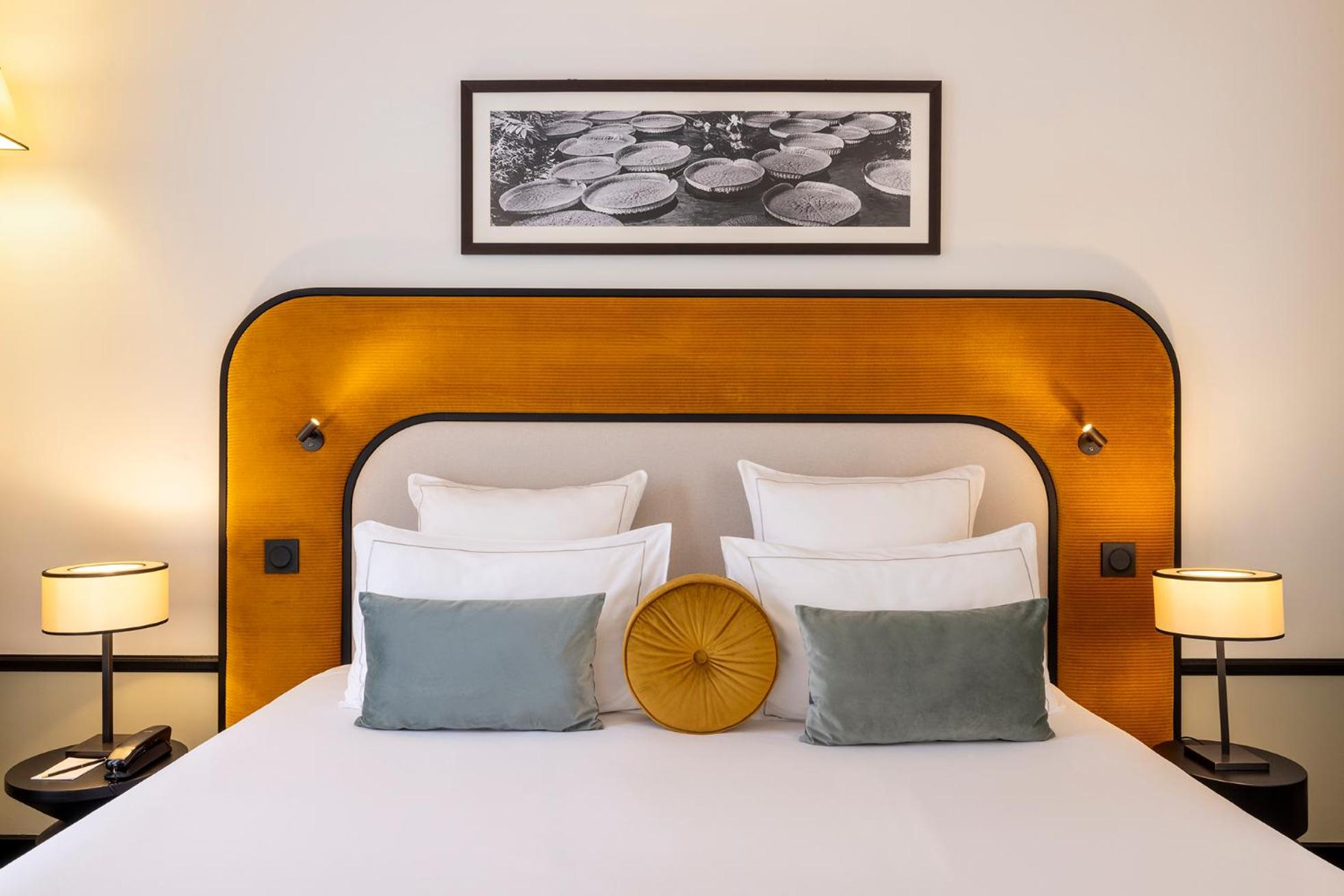 Aiglon Hotel Parijs